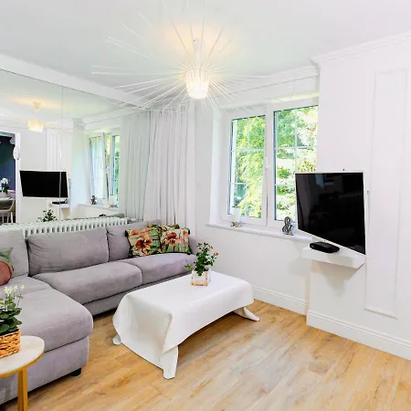 Colobrzeg Elegant Apartment *